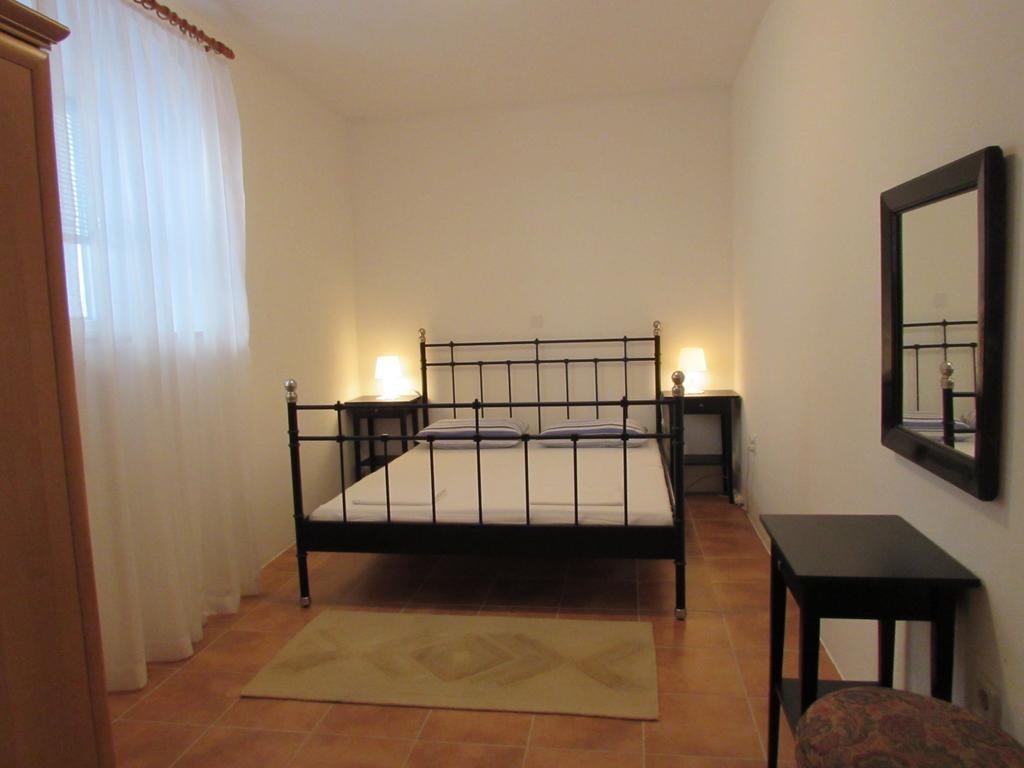 Apartments Madirazza Трогір Екстер'єр фото