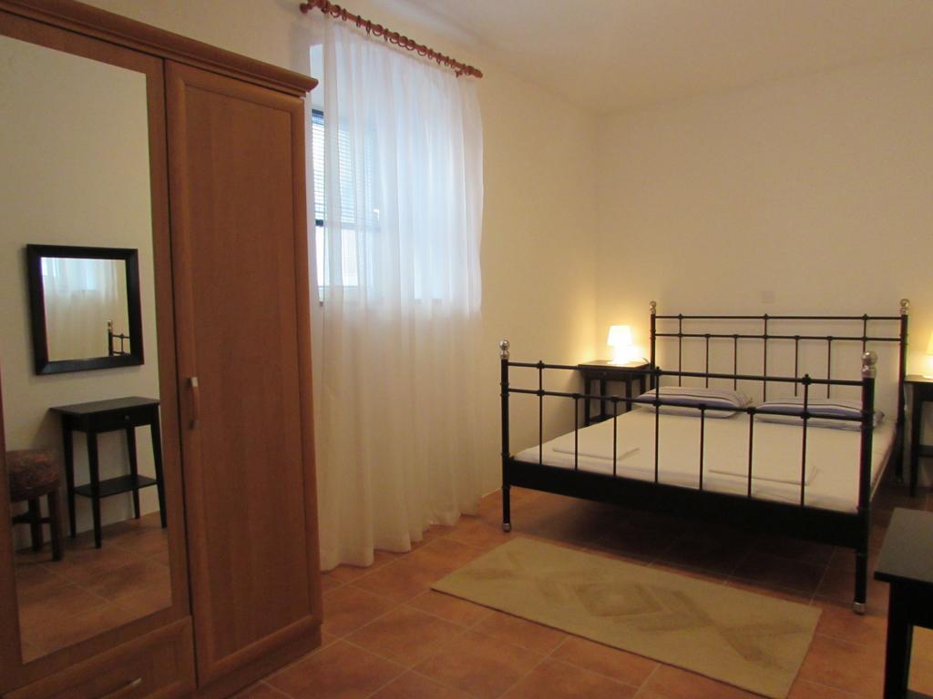Apartments Madirazza Трогір Екстер'єр фото