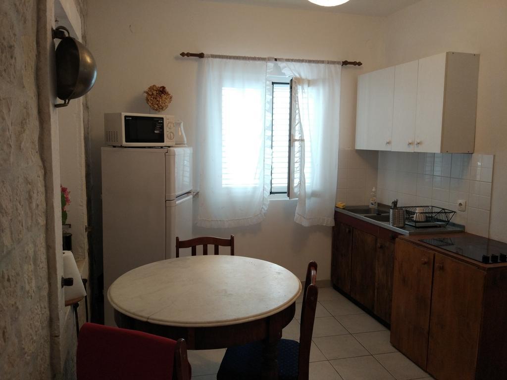 Apartments Madirazza Трогір Екстер'єр фото